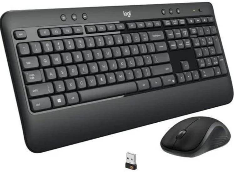 Logitech MK540 Advanced Wireless Keyboard and Mouse Combo